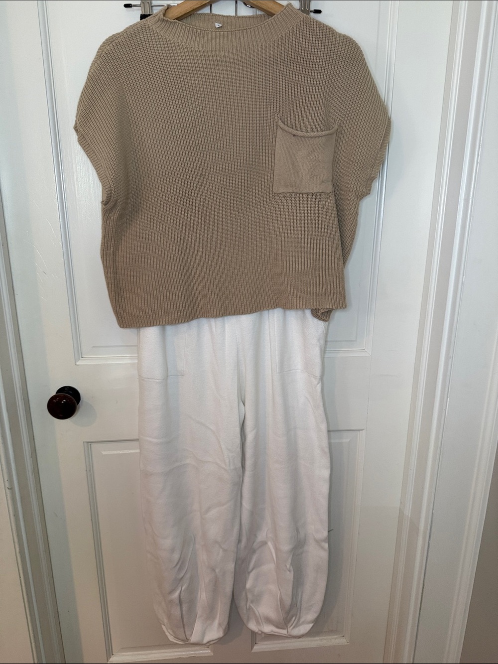 Amazon Set- Beige Knit Short-Sleeve Top with White Knit Pants